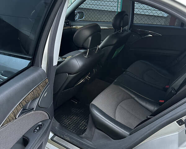 Серый Мерседес Е-Класс, объемом двигателя 2.2 л и пробегом 361 тыс. км за 7500 $, фото 14 на Automoto.ua