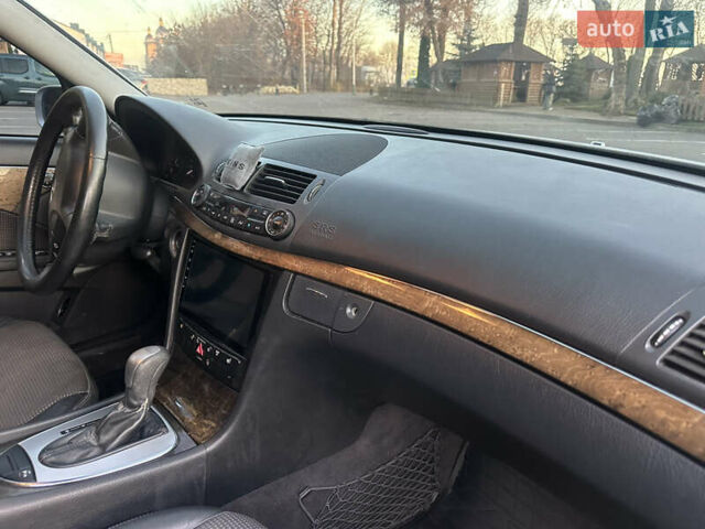 Серый Мерседес Е-Класс, объемом двигателя 2.99 л и пробегом 330 тыс. км за 7200 $, фото 21 на Automoto.ua