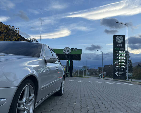 Серый Мерседес Е-Класс, объемом двигателя 2.2 л и пробегом 361 тыс. км за 7500 $, фото 3 на Automoto.ua