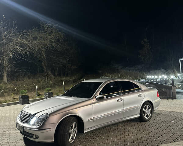 Серый Мерседес Е-Класс, объемом двигателя 3.22 л и пробегом 275 тыс. км за 8000 $, фото 1 на Automoto.ua