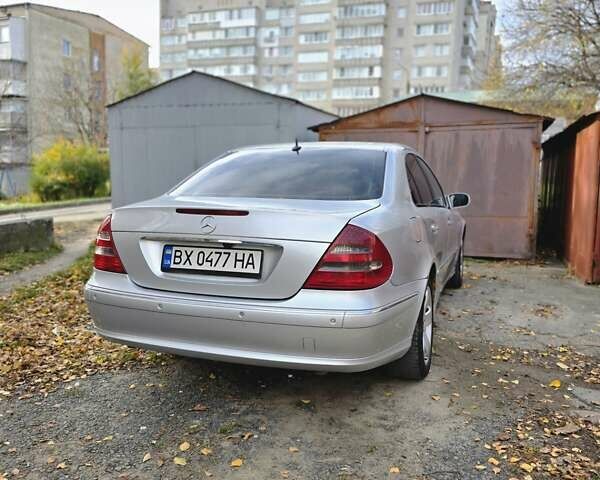 Сірий Мерседес Е-Клас, об'ємом двигуна 3 л та пробігом 300 тис. км за 5300 $, фото 5 на Automoto.ua
