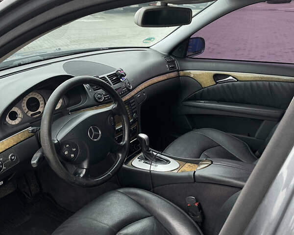 Серый Мерседес Е-Класс, объемом двигателя 3 л и пробегом 356 тыс. км за 8500 $, фото 8 на Automoto.ua