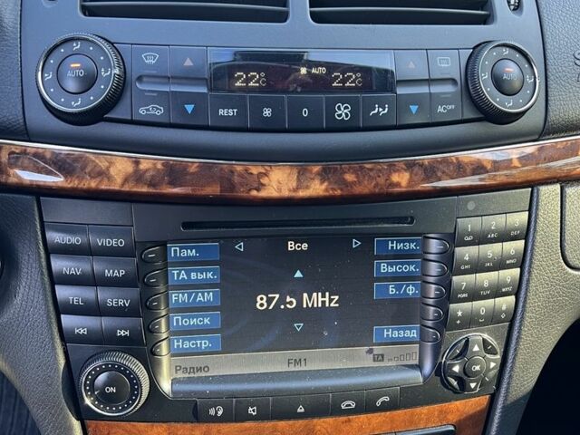 Серый Мерседес Е-Класс, объемом двигателя 3 л и пробегом 324 тыс. км за 9300 $, фото 4 на Automoto.ua