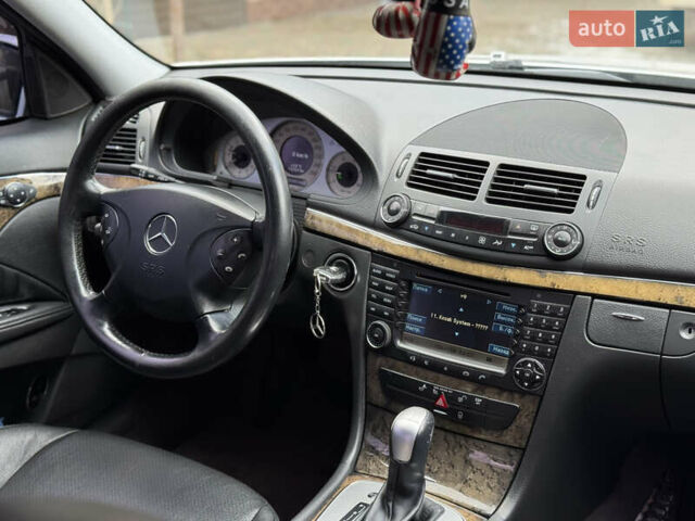 Серый Мерседес Е-Класс, объемом двигателя 3.2 л и пробегом 308 тыс. км за 8250 $, фото 77 на Automoto.ua