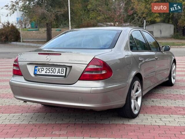 Мерседес Е-Клас 2005 у Запоріжжя на Automoto.ua Сірий Мерседес Е-Клас, об'ємом двигуна 1.8 л та пробігом 247 тис. км за 5750 $, фото 8 на Automoto.ua