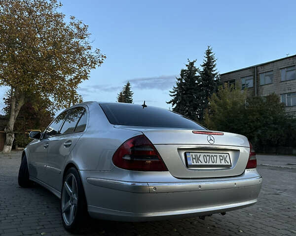 Сірий Мерседес Е-Клас, об'ємом двигуна 2.15 л та пробігом 370 тис. км за 8200 $, фото 2 на Automoto.ua