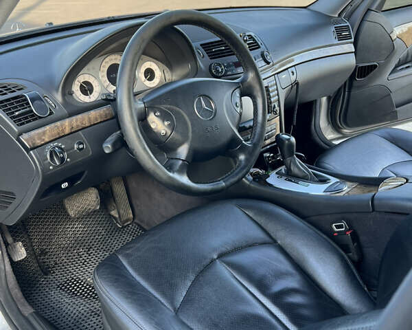 Серый Мерседес Е-Класс, объемом двигателя 3 л и пробегом 362 тыс. км за 8500 $, фото 11 на Automoto.ua