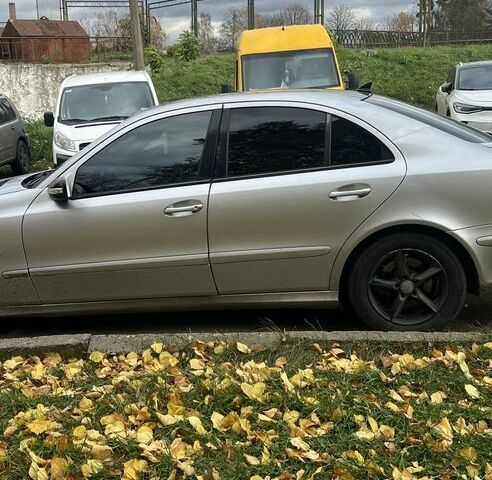 Сірий Мерседес Е-Клас, об'ємом двигуна 2.7 л та пробігом 350 тис. км за 2919 $, фото 5 на Automoto.ua