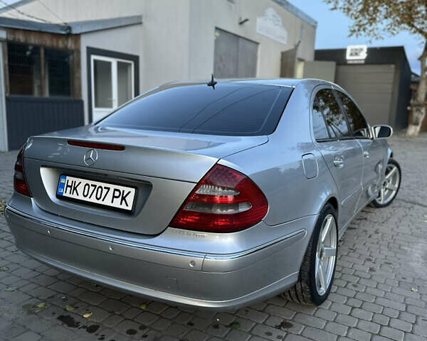 Сірий Мерседес Е-Клас, об'ємом двигуна 2.15 л та пробігом 370 тис. км за 8200 $, фото 3 на Automoto.ua