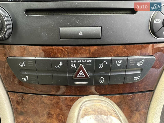Серый Мерседес Е-Класс, объемом двигателя 3.5 л и пробегом 260 тыс. км за 8500 $, фото 25 на Automoto.ua