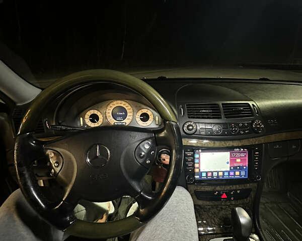 Серый Мерседес Е-Класс, объемом двигателя 3.22 л и пробегом 275 тыс. км за 8000 $, фото 9 на Automoto.ua