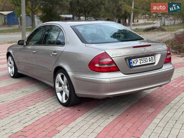 Мерседес Е-Клас 2005 у Запоріжжя на Automoto.ua Сірий Мерседес Е-Клас, об'ємом двигуна 1.8 л та пробігом 247 тис. км за 5750 $, фото 6 на Automoto.ua