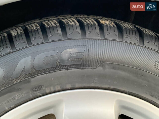 Серый Мерседес Е-Класс, объемом двигателя 3.2 л и пробегом 367 тыс. км за 8000 $, фото 40 на Automoto.ua