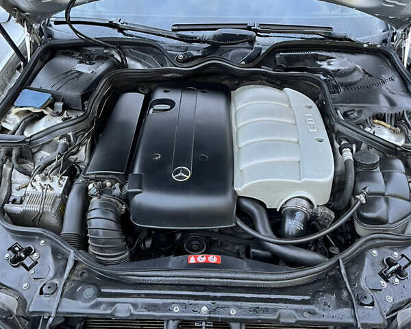 Серый Мерседес Е-Класс, объемом двигателя 2.2 л и пробегом 448 тыс. км за 6400 $, фото 15 на Automoto.ua