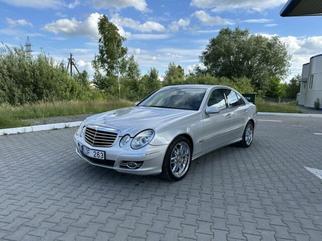 Серый Мерседес Е-Класс, объемом двигателя 3.2 л и пробегом 450 тыс. км за 3999 $, фото 16 на Automoto.ua