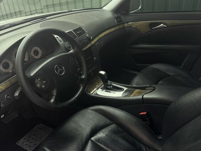 Серый Мерседес Е-Класс, объемом двигателя 3.5 л и пробегом 249 тыс. км за 5600 $, фото 7 на Automoto.ua