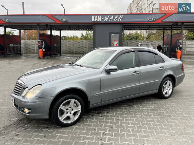 Мерседес Е-Клас 2005 у Белой Церкве на Automoto.ua Сірий Мерседес Е-Клас, об'ємом двигуна 1.8 л та пробігом 456 тис. км за 4850 $, фото 1 на Automoto.ua