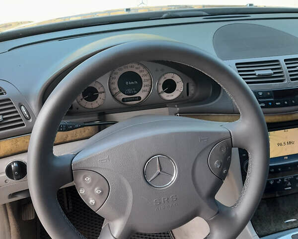 Сірий Мерседес Е-Клас, об'ємом двигуна 3.22 л та пробігом 352 тис. км за 8750 $, фото 11 на Automoto.ua