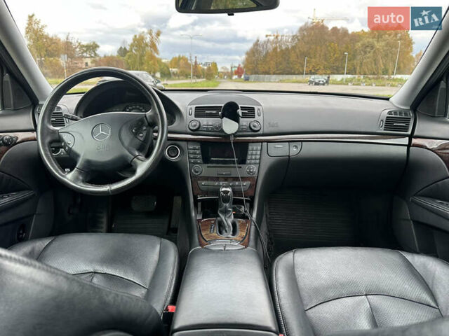 Мерседес Е-Клас 2005 у Львові на Automoto.ua Сірий Мерседес Е-Клас, об'ємом двигуна 1.8 л та пробігом 217 тис. км за 7000 $, фото 15 на Automoto.ua