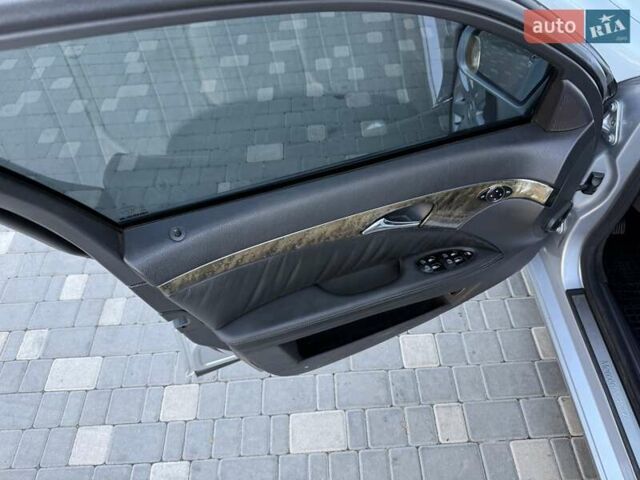 Серый Мерседес Е-Класс, объемом двигателя 2.99 л и пробегом 300 тыс. км за 8400 $, фото 36 на Automoto.ua