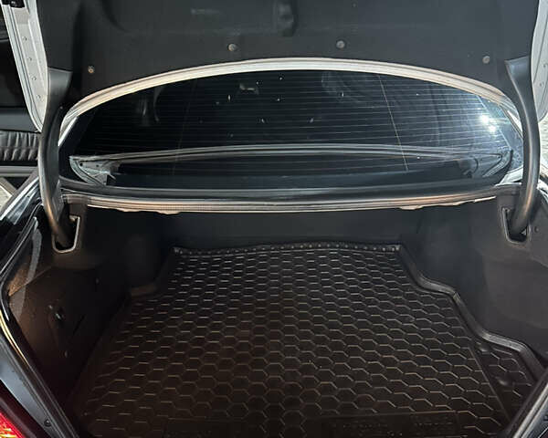 Серый Мерседес Е-Класс, объемом двигателя 3.22 л и пробегом 275 тыс. км за 8000 $, фото 11 на Automoto.ua