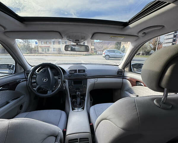 Сірий Мерседес Е-Клас, об'ємом двигуна 2.2 л та пробігом 290 тис. км за 8199 $, фото 9 на Automoto.ua