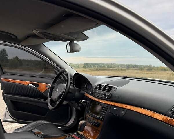 Мерседес Е-Класс 2005 в Золотоноше на Automoto.ua Серый Мерседес Е-Класс, объемом двигателя 3.2 л и пробегом 450 тыс. км за 6500 $, фото 9 на Automoto.ua