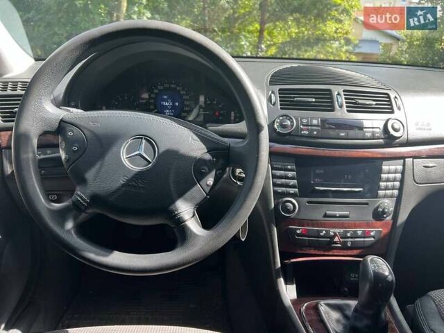 Сірий Мерседес Е-Клас, об'ємом двигуна 1.8 л та пробігом 271 тис. км за 7100 $, фото 11 на Automoto.ua