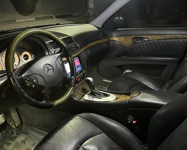 Серый Мерседес Е-Класс, объемом двигателя 3.22 л и пробегом 275 тыс. км за 8000 $, фото 5 на Automoto.ua