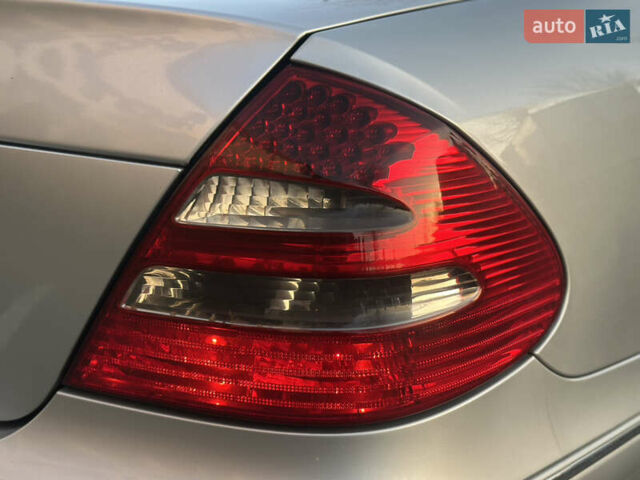 Серый Мерседес Е-Класс, объемом двигателя 2.99 л и пробегом 330 тыс. км за 7200 $, фото 14 на Automoto.ua