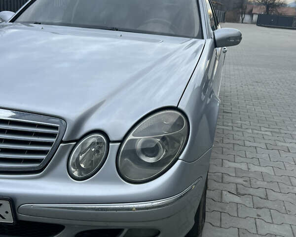 Сірий Мерседес Е-Клас, об'ємом двигуна 2.2 л та пробігом 444 тис. км за 6299 $, фото 1 на Automoto.ua