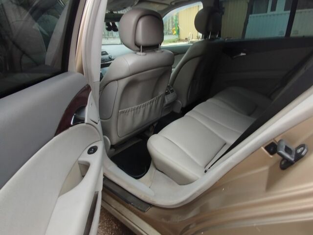 Сірий Мерседес Е-Клас, об'ємом двигуна 2 л та пробігом 500 тис. км за 3450 $, фото 7 на Automoto.ua