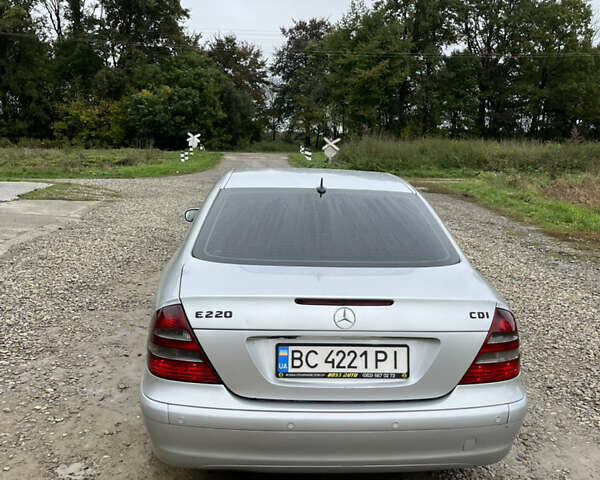 Сірий Мерседес Е-Клас, об'ємом двигуна 2.15 л та пробігом 448 тис. км за 6500 $, фото 5 на Automoto.ua