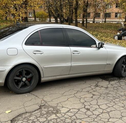 Сірий Мерседес Е-Клас, об'ємом двигуна 2.7 л та пробігом 350 тис. км за 2919 $, фото 4 на Automoto.ua