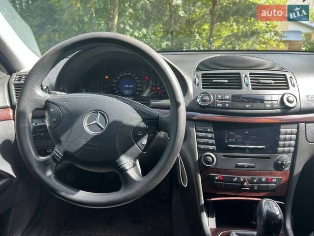 Сірий Мерседес Е-Клас, об'ємом двигуна 1.8 л та пробігом 271 тис. км за 7100 $, фото 18 на Automoto.ua