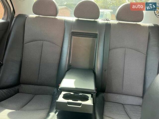 Сірий Мерседес Е-Клас, об'ємом двигуна 1.8 л та пробігом 271 тис. км за 7100 $, фото 24 на Automoto.ua