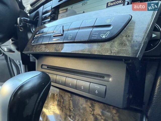 Серый Мерседес Е-Класс, объемом двигателя 2.99 л и пробегом 300 тыс. км за 8400 $, фото 59 на Automoto.ua