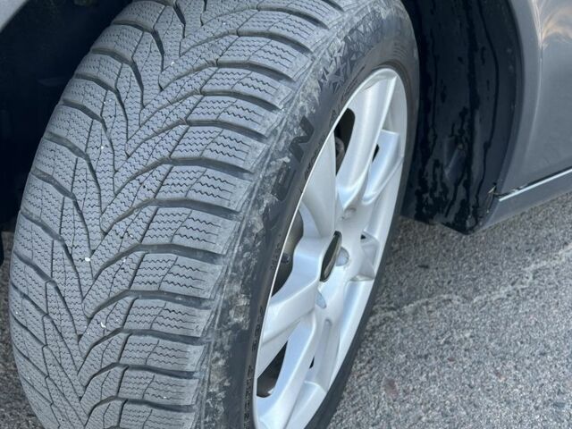 Серый Мерседес Е-Класс, объемом двигателя 3 л и пробегом 324 тыс. км за 9300 $, фото 2 на Automoto.ua