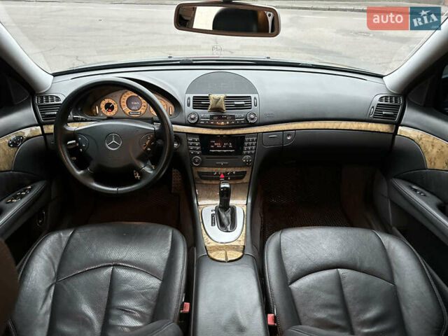 Серый Мерседес Е-Класс, объемом двигателя 3 л и пробегом 362 тыс. км за 8500 $, фото 23 на Automoto.ua