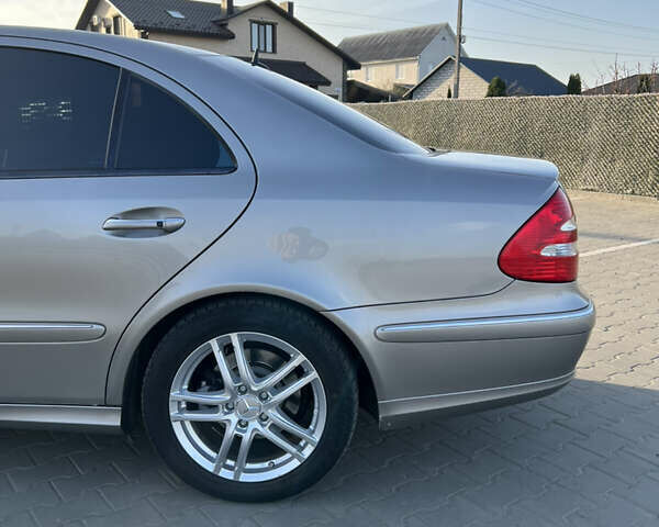 Серый Мерседес Е-Класс, объемом двигателя 3 л и пробегом 362 тыс. км за 8500 $, фото 7 на Automoto.ua