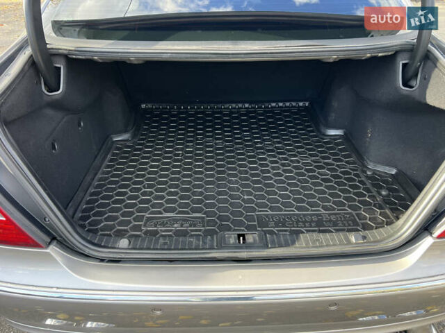 Серый Мерседес Е-Класс, объемом двигателя 3.5 л и пробегом 260 тыс. км за 8500 $, фото 8 на Automoto.ua