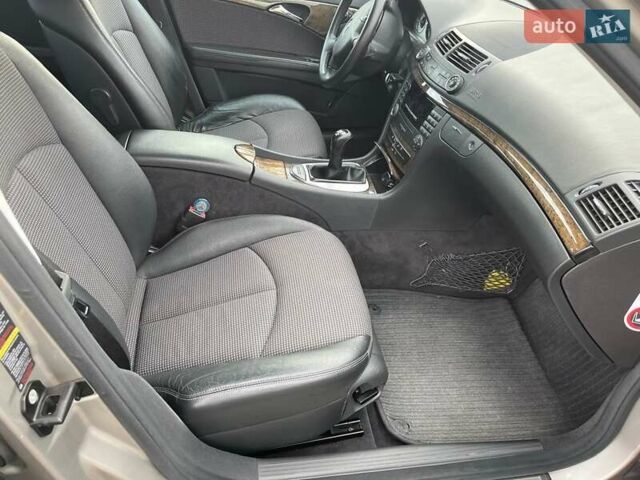 Сірий Мерседес Е-Клас, об'ємом двигуна 3 л та пробігом 245 тис. км за 10500 $, фото 14 на Automoto.ua