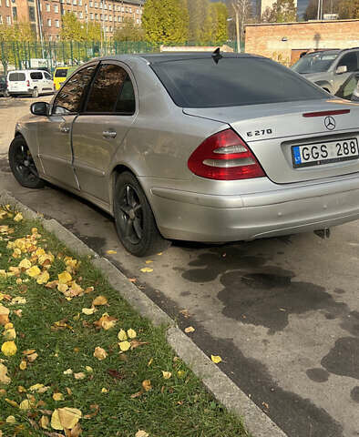 Серый Мерседес Е-Класс, объемом двигателя 2.7 л и пробегом 350 тыс. км за 2900 $, фото 23 на Automoto.ua