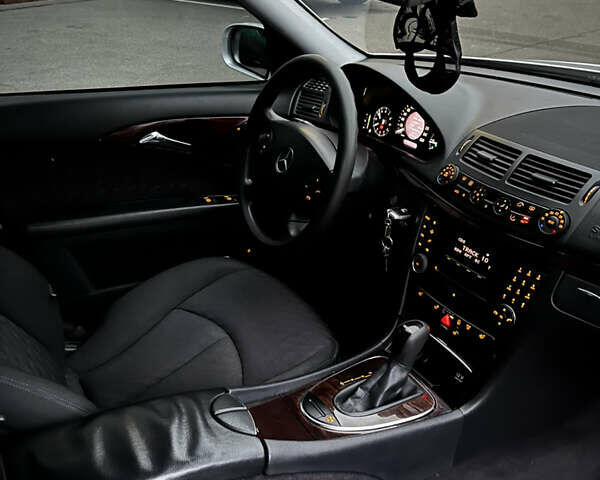 Серый Мерседес Е-Класс, объемом двигателя 2 л и пробегом 198 тыс. км за 7000 $, фото 11 на Automoto.ua