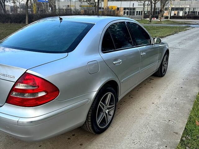 Сірий Мерседес Е-Клас, об'ємом двигуна 1.8 л та пробігом 0 тис. км за 4500 $, фото 6 на Automoto.ua