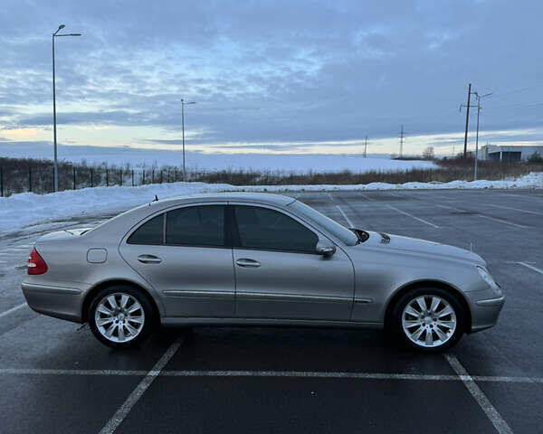 Серый Мерседес Е-Класс, объемом двигателя 2.99 л и пробегом 350 тыс. км за 8199 $, фото 11 на Automoto.ua