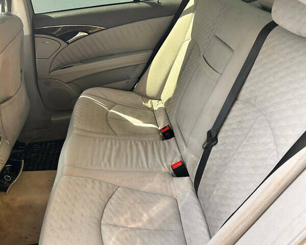 Серый Мерседес Е-Класс, объемом двигателя 2.7 л и пробегом 350 тыс. км за 2900 $, фото 27 на Automoto.ua