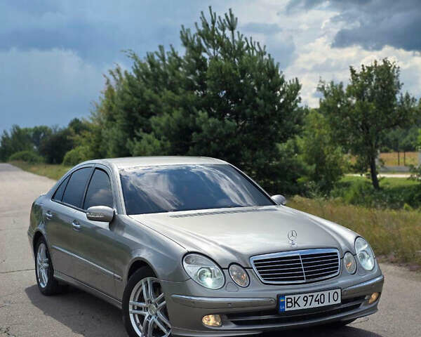 Сірий Мерседес Е-Клас, об'ємом двигуна 3 л та пробігом 378 тис. км за 8499 $, фото 9 на Automoto.ua