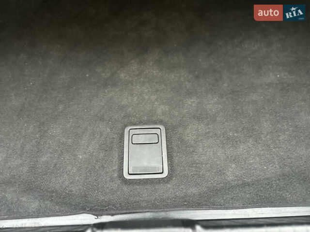 Серый Мерседес Е-Класс, объемом двигателя 3.2 л и пробегом 308 тыс. км за 8250 $, фото 73 на Automoto.ua