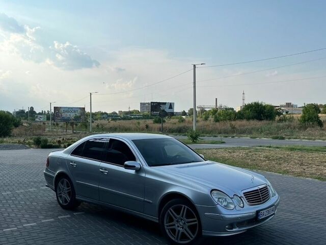 Сірий Мерседес Е-Клас, об'ємом двигуна 3.5 л та пробігом 258 тис. км за 6499 $, фото 1 на Automoto.ua
